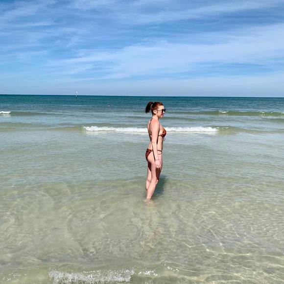 Meet your Posher, Julia - Picture 1 of 1